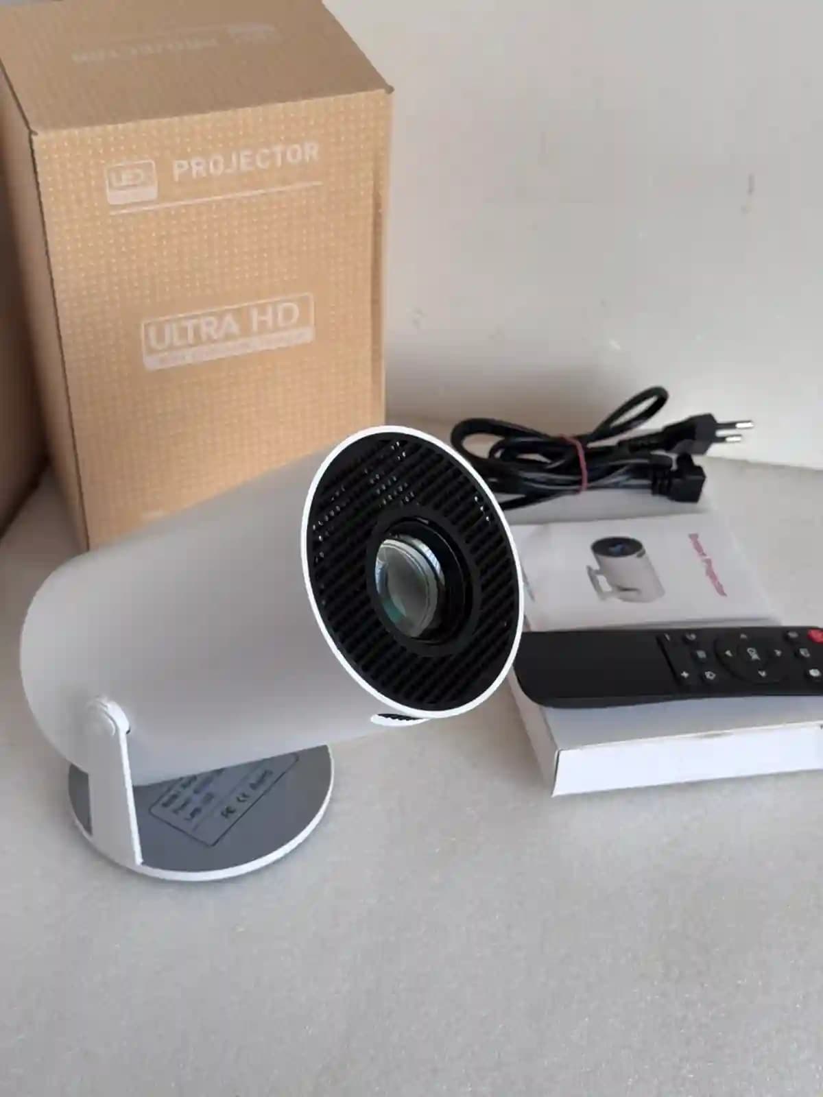 بروجكتر HY300